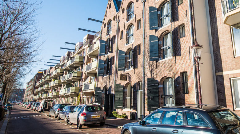 YAYS Amsterdam Salthouse Canal Exterior. Images powered by <a href="http://www.leonardo.com" target="_blank" rel="noopener">Leonardo</a>.
