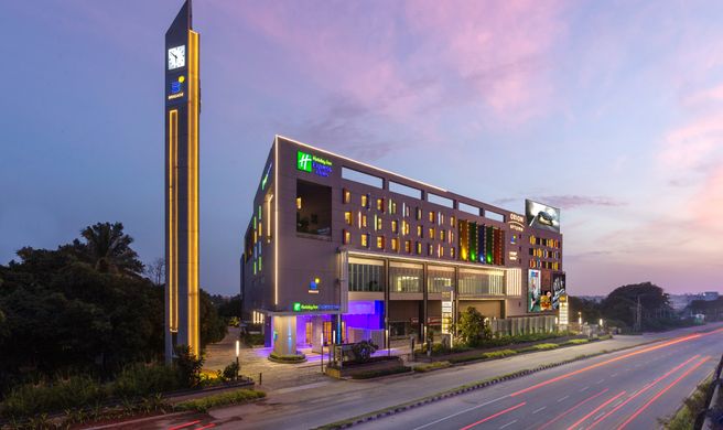 Holiday Inn Express-Suites Bengaluru OMR Exterior