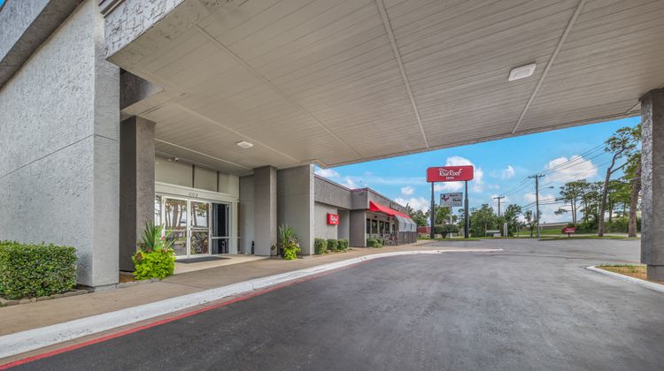 Red Roof Inn Lewisville Exterior