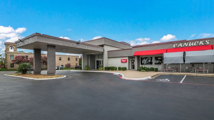 Red Roof Inn Lewisville Exterior