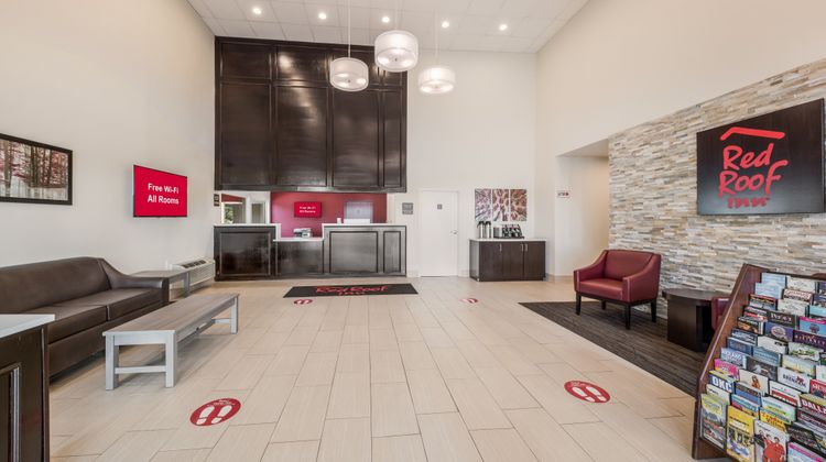 Red Roof Inn Lewisville Lobby