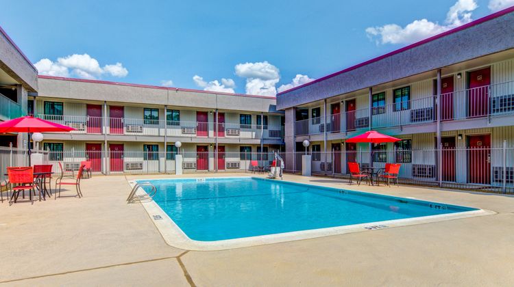 Red Roof Inn Lewisville Pool