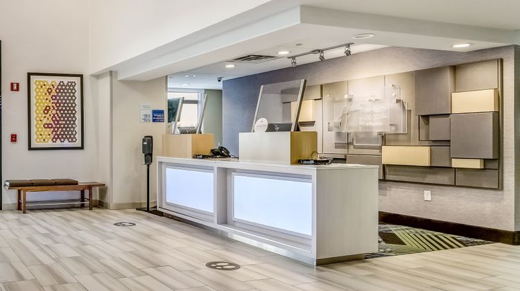 Holiday Inn Express/Stes Longview North Lobby