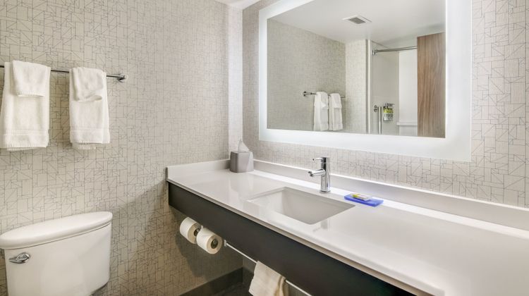 Holiday Inn Express/Stes Longview North Room