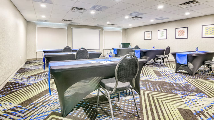 Holiday Inn Express/Stes Longview North Meeting
