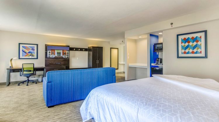 Holiday Inn Express/Stes Longview North Room
