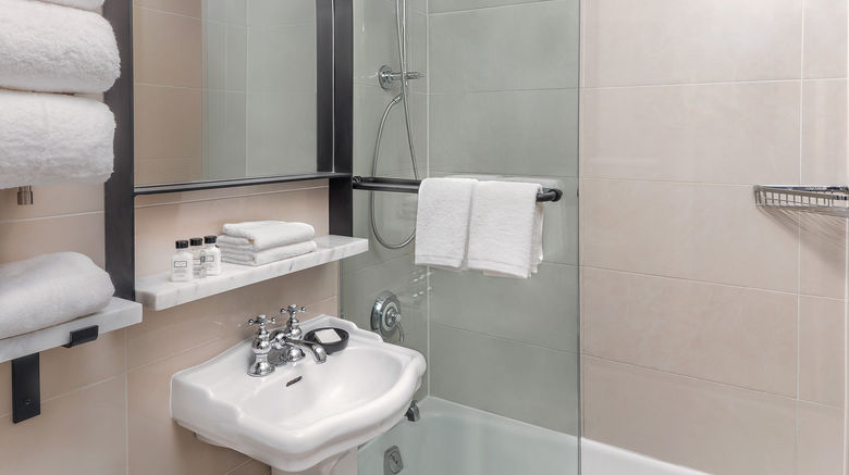 <b>voco The Franklin New York Room</b>. Images powered by <a href="https://www.leonardoworldwide.com/" title="Leonardo Worldwide" target="_blank">Leonardo</a>.