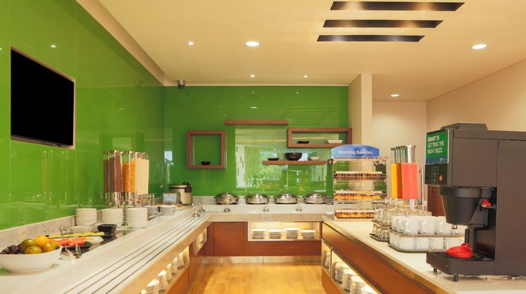 Holiday Inn Express Semarang Simpang Restaurant