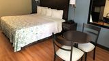 HomeTowne Studios Bordentown McGuire AFB Room