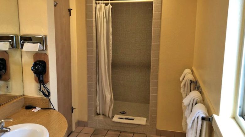 <b>Scottish Inns Room</b>. Images powered by <a href="https://www.leonardoworldwide.com/" title="Leonardo Worldwide" target="_blank">Leonardo</a>.