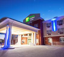 Holiday Inn Express Hinton Exterior