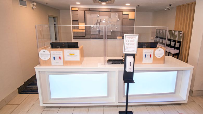 <b>Holiday Inn Express Hinton Lobby</b>. Images powered by <a href="https://www.leonardoworldwide.com/" title="Leonardo Worldwide" target="_blank">Leonardo</a>.