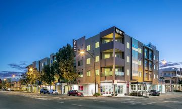 Quest Mawson Lakes