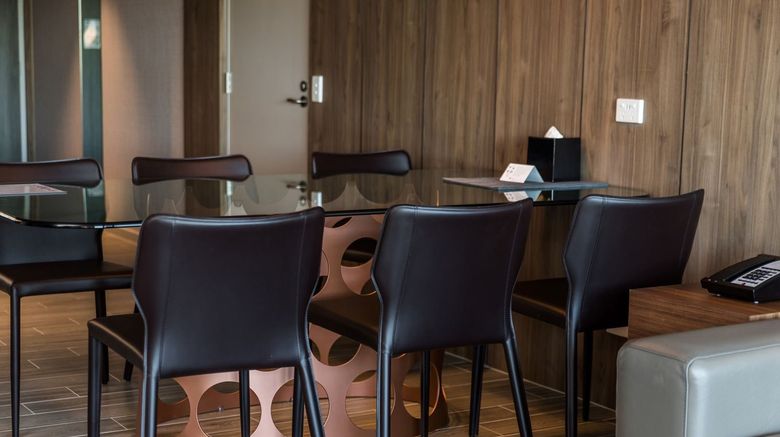 <b>The Branksome Hotel & Residences Restaurant</b>. Images powered by <a href="https://www.leonardoworldwide.com/" title="Leonardo Worldwide" target="_blank">Leonardo</a>.