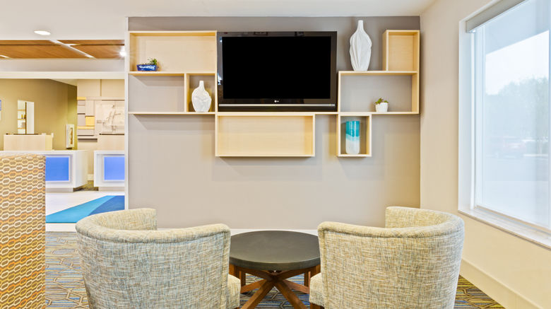 <b>Holiday Inn Express Lobby</b>. Images powered by <a href="https://www.leonardoworldwide.com/" title="Leonardo Worldwide" target="_blank">Leonardo</a>.