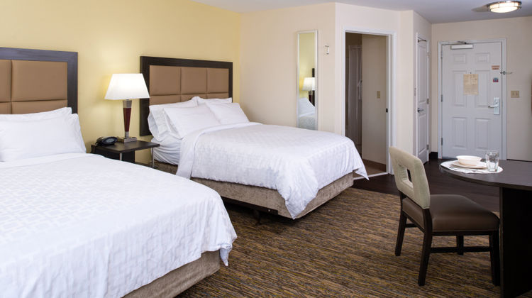 Candlewood Suites Olathe Suite