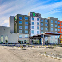 Holiday Inn Express/Ste Airport Trail NE