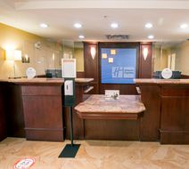 Holiday Inn Express Hotel & Suites Edson Lobby