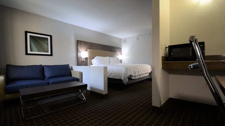 <b>Holiday Inn Room</b>. Images powered by <a href="https://www.leonardoworldwide.com/" title="Leonardo Worldwide" target="_blank">Leonardo</a>.