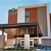 Holiday Inn Express & Suites Tropicana