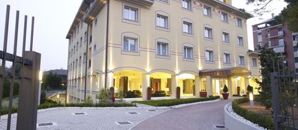 Virginia Palace Hotel Exterior