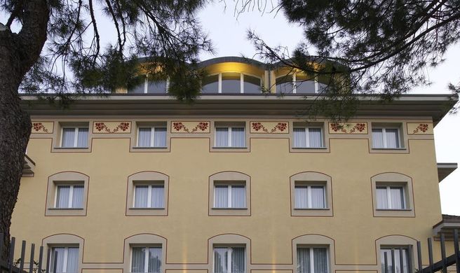 Virginia Palace Hotel Exterior
