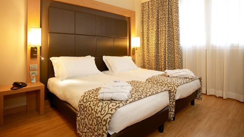 <b>Virginia Palace Hotel Room</b>. Images powered by <a href="https://www.leonardoworldwide.com/" title="Leonardo Worldwide" target="_blank">Leonardo</a>.