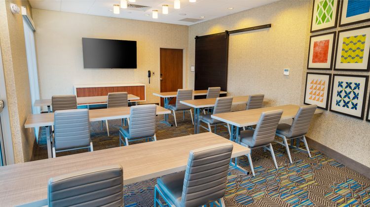 Holiday Inn Express & Suites Tropicana Meeting