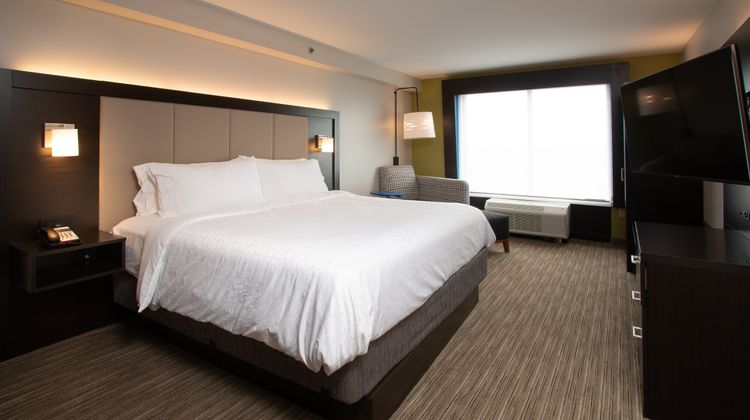 Holiday Inn Express & Suites Tupelo Room
