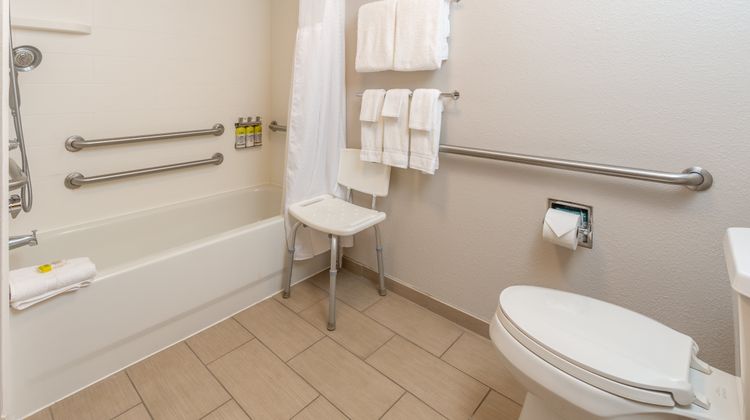Holiday Inn Express & Suites Tupelo Room