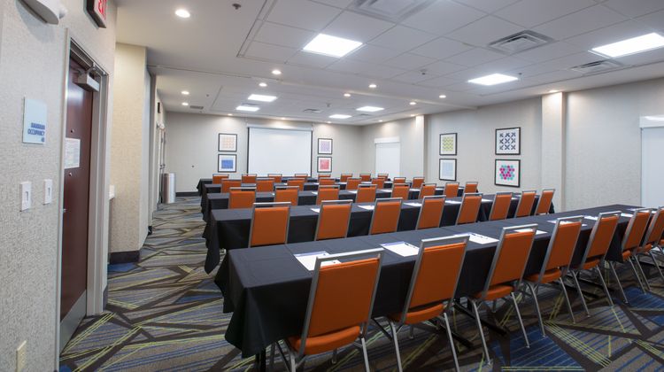 Holiday Inn Express & Suites Tupelo Meeting