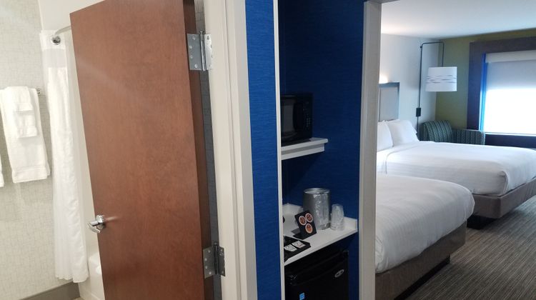Holiday Inn Express/Suites Milledgeville Room