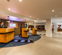 Holiday Inn Express London-Hammersmith Lobby