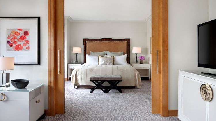 Lotte New York Palace Suite
