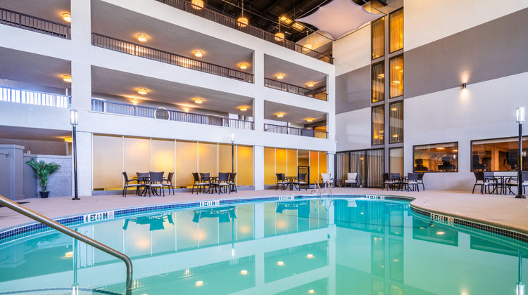 Holiday Inn Morgantown Pool