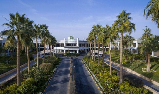 Holiday Inn Riyadh-Izdihar Airport Rd Exterior