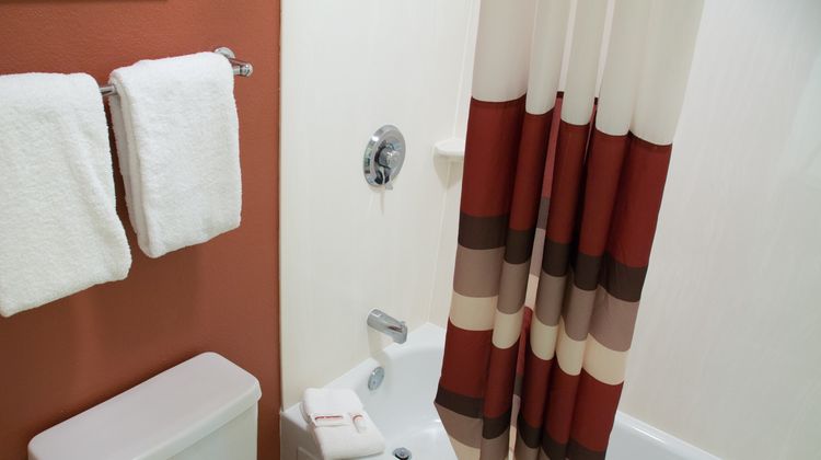 Red Roof Inn Mystic - New London Room