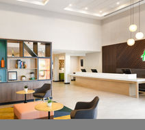 Holiday Inn Hotel & Suites Lobby