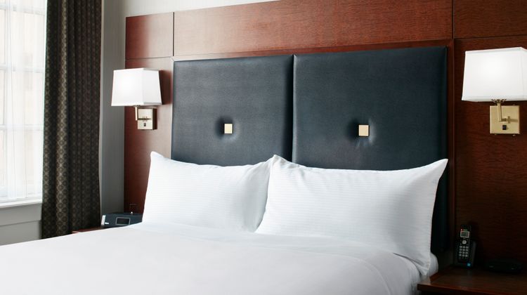 Club Quarters Hotel in Houston Room