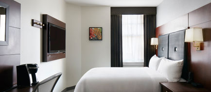 Club Quarters Hotel in Houston Room