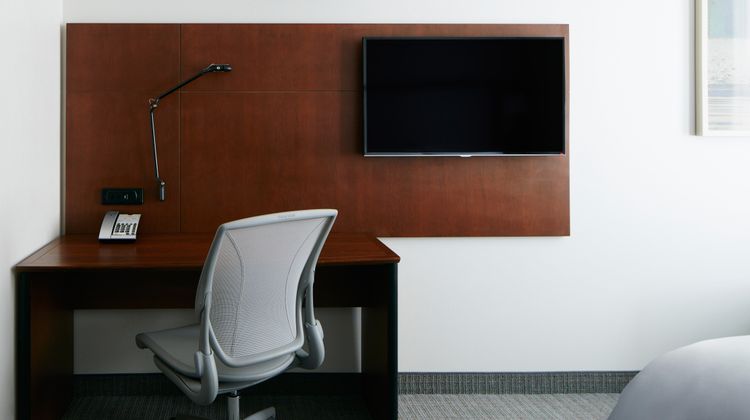 Club Quarters Hotel in Houston Room