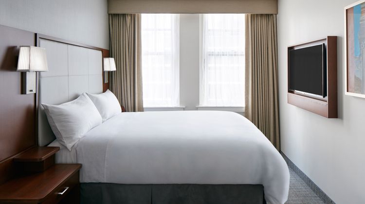 Club Quarters Hotel in Houston Room