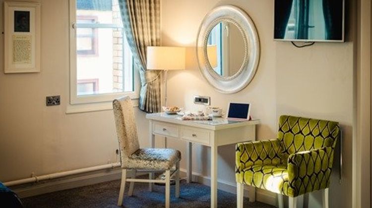Hotel Isaacs Cork Room