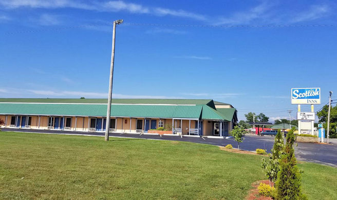 Scottish Inn Exterior