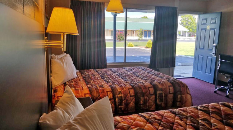 Scottish Inn Room
