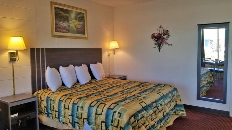 Scottish Inn Room