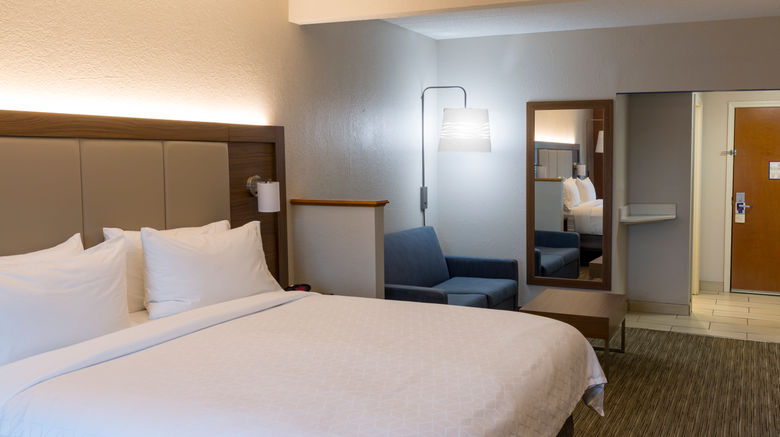 <b>Holiday Inn Express/Suites Louisville S Suite</b>. Images powered by <a href="https://www.leonardoworldwide.com/" title="Leonardo Worldwide" target="_blank">Leonardo</a>.