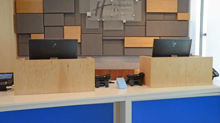 Holiday Inn Express & Suites Franklin Lobby