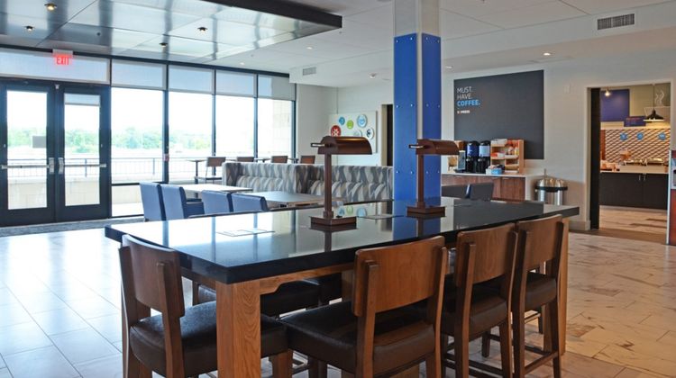 Holiday Inn Express & Suites Franklin Restaurant