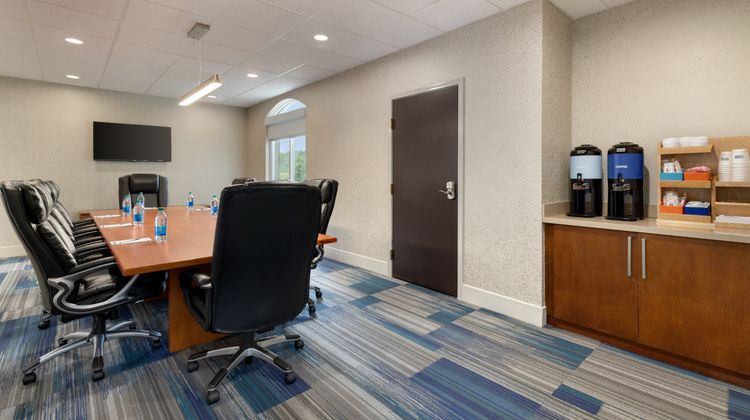 Holiday Inn Express & Suites Auburn Meeting